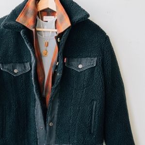LEVI'S PREMIUM EX-BOYFRIEND SHERPA TRUCKER JACKET IN TWO SHAKES SIZE S NWT ♥